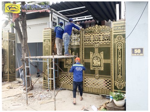 Thi công cổng nhôm đúc tại nhà Anh Bàng - Long Thành - Đồng Nai 